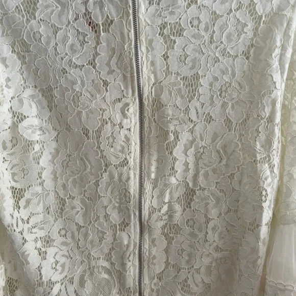 New Cream Lace Top - Picture 5 of 6